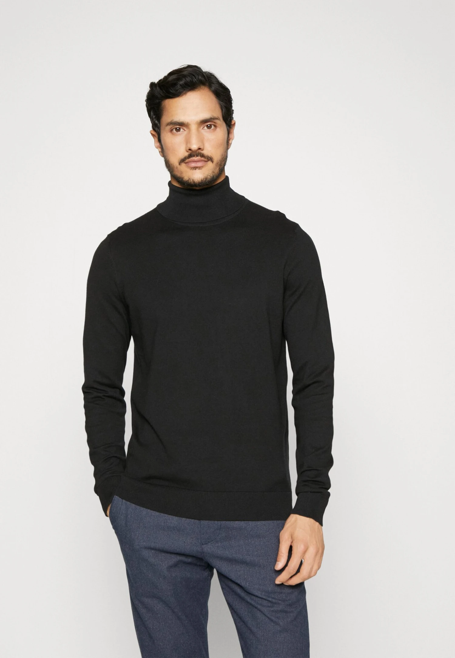 Pier One 2 Pack - Basic Turtleneck - Jersey De Punto - Black/White 2 Pier One 2 Pack - Basic Turtleneck - Jersey De Punto - Black/White - Imagen 2