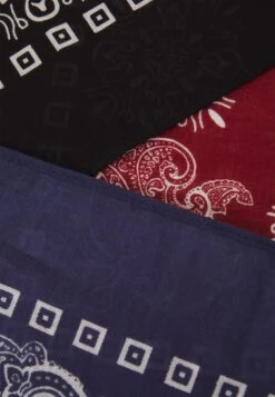 Pier One Unisex - Pañuelo - Black/Blue/Red -Pier One Mode Outlet Tienda 0763f35dd2c146798be05cd7a75fd0e6