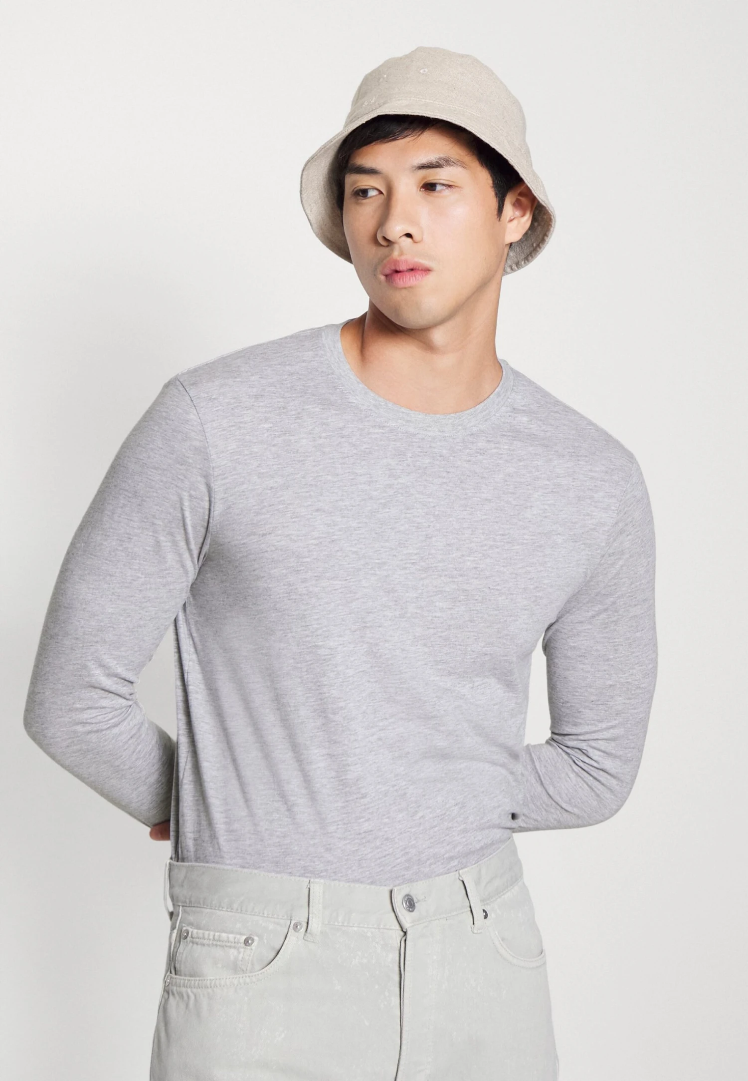 Pier One 5 Pack - Camiseta De Manga Larga - Light Grey/White/Black 6 Pier One 5 Pack - Camiseta De Manga Larga - Light Grey/White/Black - Imagen 6