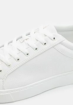 Pier One Unisex - Zapatillas - White -Pier One Mode Outlet Tienda 35d243ea00584983a50a2a7564cd5439