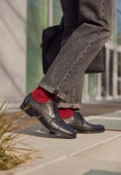 Pier One Leather - Zapatos Con Cordones - Black -Pier One Mode Outlet Tienda 5c73cd0c3a9e405887ee3816b68d4047