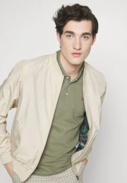 Pier One Chaquetas Bomber - Beige 10 Pier One Chaquetas Bomber - Beige -Pier One Mode Outlet Tienda 61f43c01117b4460a4718320ce804aa3