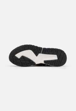 Pier One Unisex - Zapatillas - Black -Pier One Mode Outlet Tienda 631ed858c07d492fab7852eeec4dc5a9