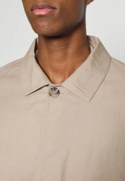 Pier One Commuter Coat- Abrigo Corto - Tan -Pier One Mode Outlet Tienda 64e4c0abaebf41b497d5537b02c36b22