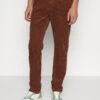 Pier One Corduroy - Pantalones - Brown