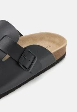 Pier One Leather Unisex - Pantuflas - Black 11 Pier One Leather Unisex - Pantuflas - Black -Pier One Mode Outlet Tienda 7b28889d1d2247a8abcae3a4a4c34674