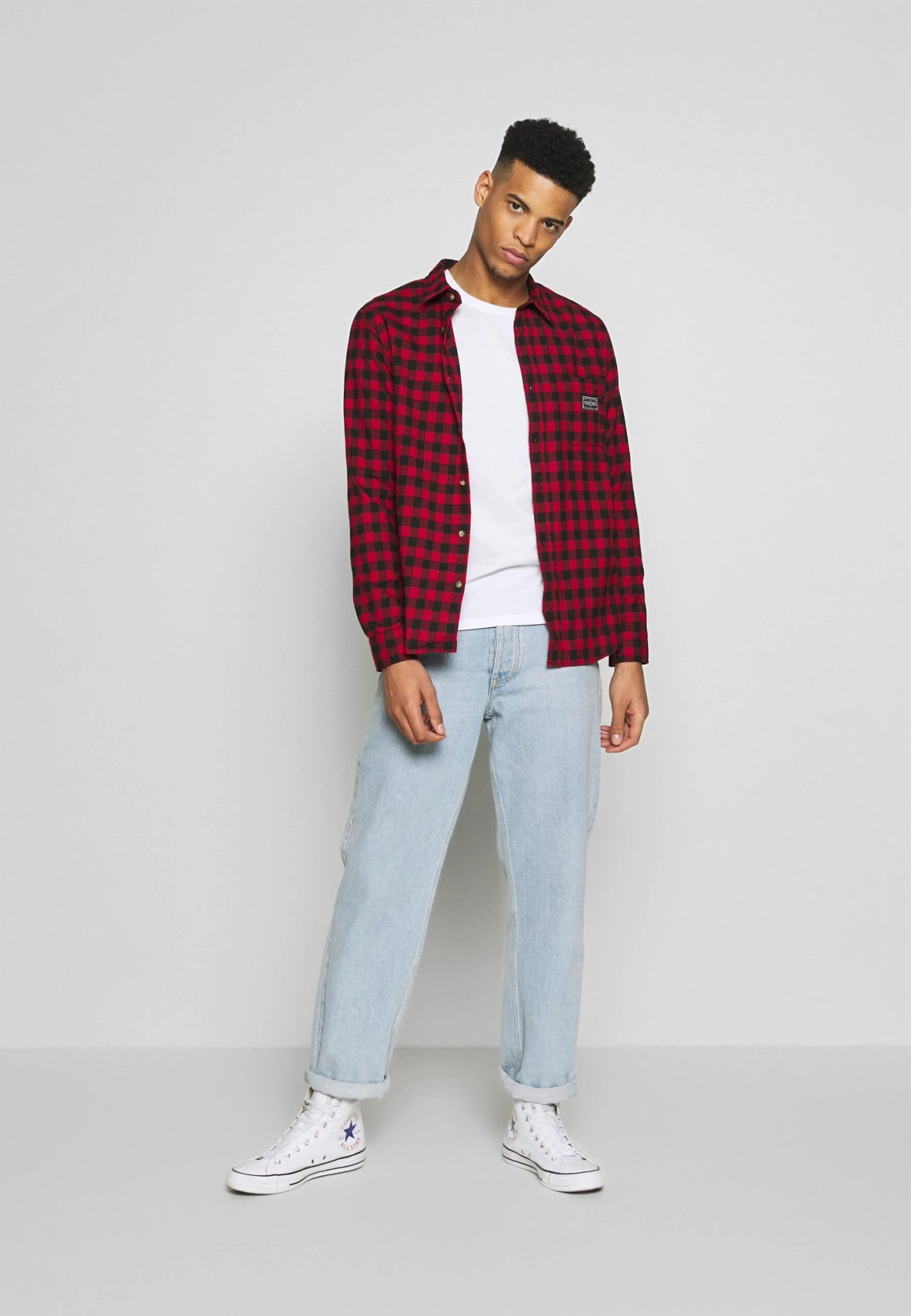 Pier One 3 Pack - Camiseta Básica -Black/ White 2 Pier One 3 Pack - Camiseta Básica -Black/ White - Imagen 2