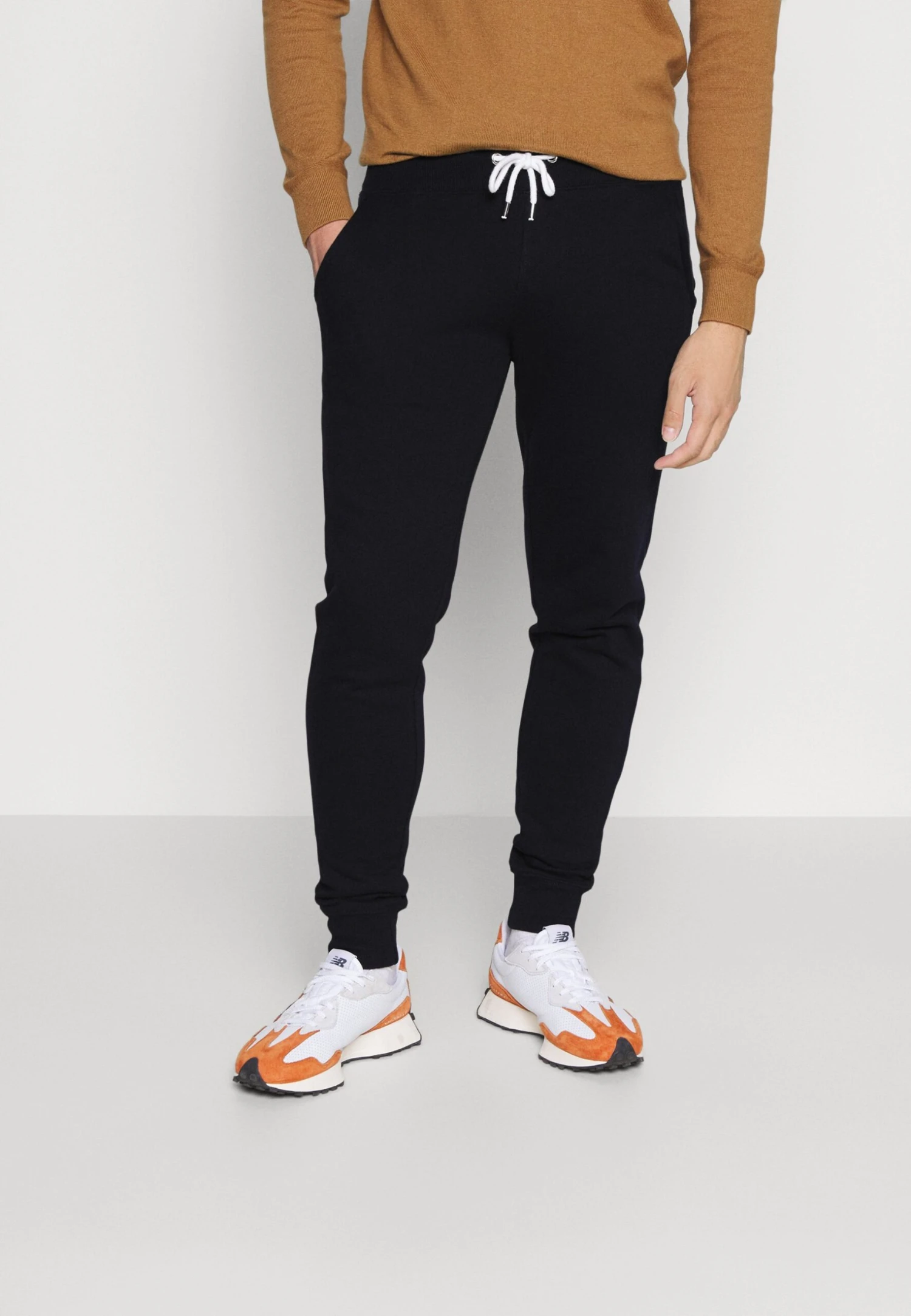 Pier One 2 Pack - Pantalones Deportivos - Dark Brown/Black 4 Pier One 2 Pack - Pantalones Deportivos - Dark Brown/Black - Imagen 4