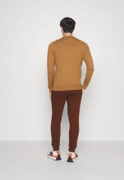 Pier One 2 Pack - Pantalones Deportivos - Dark Brown/Black 8 Pier One 2 Pack - Pantalones Deportivos - Dark Brown/Black -Pier One Mode Outlet Tienda 994bb4a4696a4095ace27240f693a155