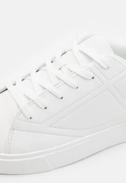 Pier One Unisex - Zapatillas - White -Pier One Mode Outlet Tienda 9df20e8fbfac4dbbaad7e726f8a84e52