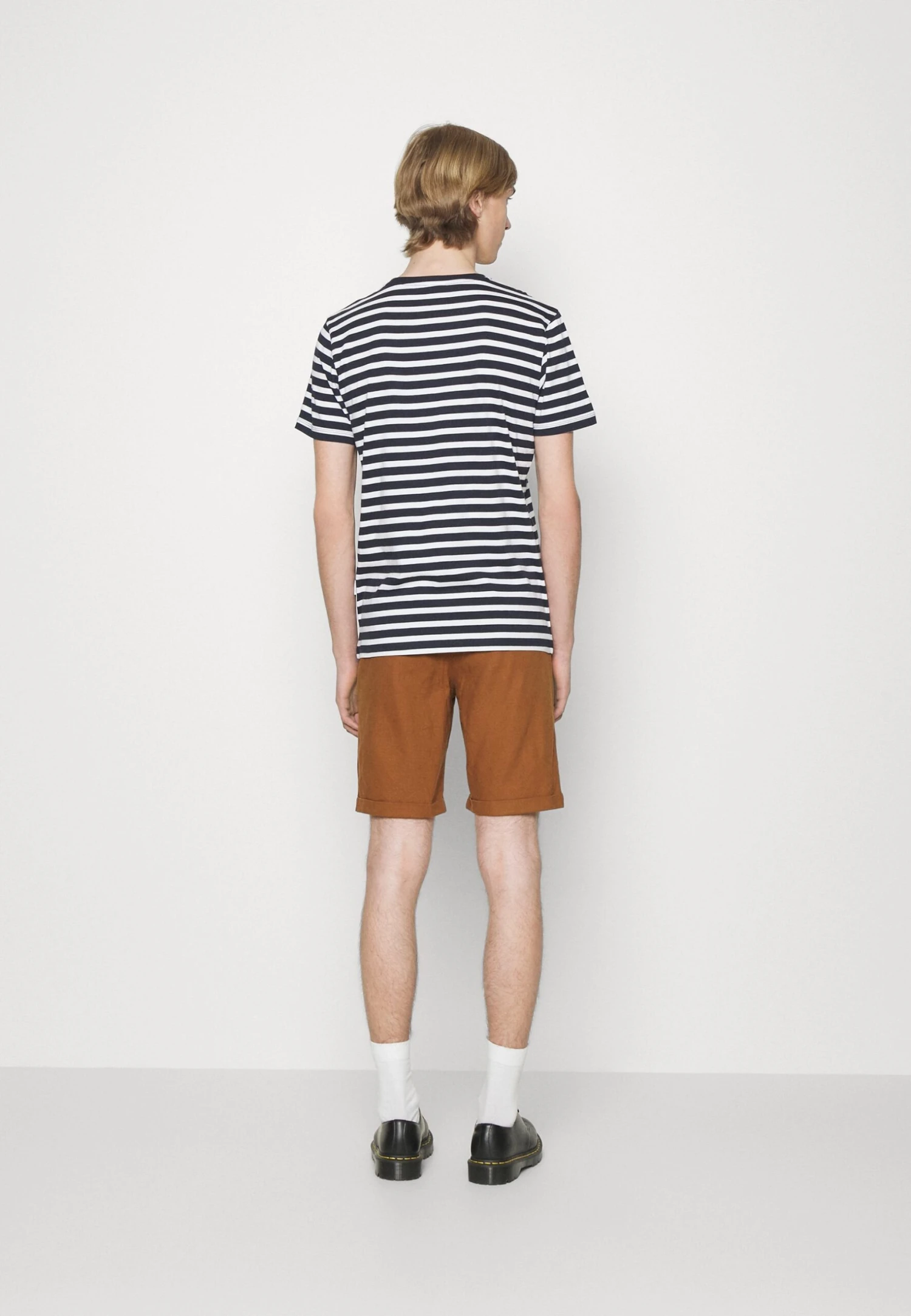 Pier One Linen Blend Drawcord Shorts- Shorts - Brown 3 Pier One Linen Blend Drawcord Shorts- Shorts - Brown - Imagen 3