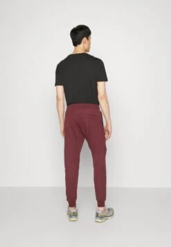 Pier One Pantalones Deportivos - Bordeaux -Pier One Mode Outlet Tienda e08d9e55adef4896bd03487fd599f013