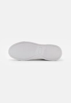 Pier One Unisex - Zapatillas - White -Pier One Mode Outlet Tienda e2a5a64afecd4f079860774a1a970a80