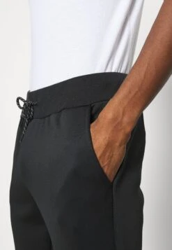 Pier One Pantalones Deportivos - Black -Pier One Mode Outlet Tienda e52c3d679a484821b3134a6146f40559