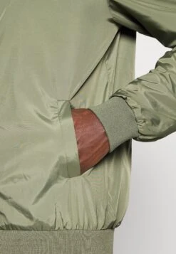 Pier One Chaquetas Bomber - Olive -Pier One Mode Outlet Tienda f01688b544f04c2d97a595ab3180822d