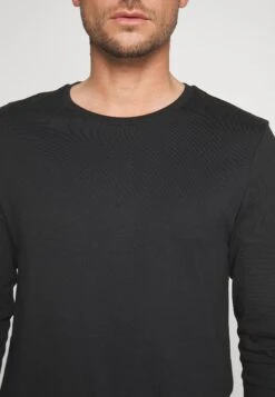 Pier One 2 Pack - Camiseta De Manga Larga - White/Black -Pier One Mode Outlet Tienda f0a28af1295b4a3493b2067c515db83b