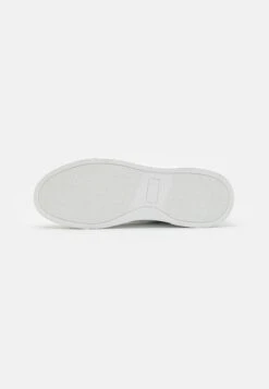 Pier One Unisex - Zapatillas - White -Pier One Mode Outlet Tienda f8e8249702ff4ae595b1f702a4c7b8c5