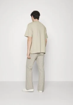 Pier One Camiseta Básica - Beige -Pier One Mode Outlet Tienda fc1282f8e7114005b687f995a438664d